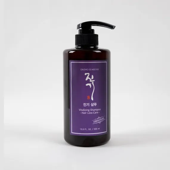 Шампунь регенеруючий з травами Daeng Gi Meo Ri Vitalizing Shampoo NEW PACК 500ml Шампунь регенеруючий з травами Daeng Gi Meo Ri Vitalizing Shampoo NEW PACК 500ml